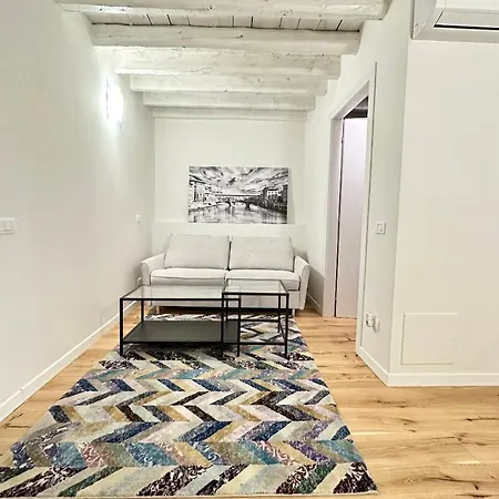 New & Esclusive Apt